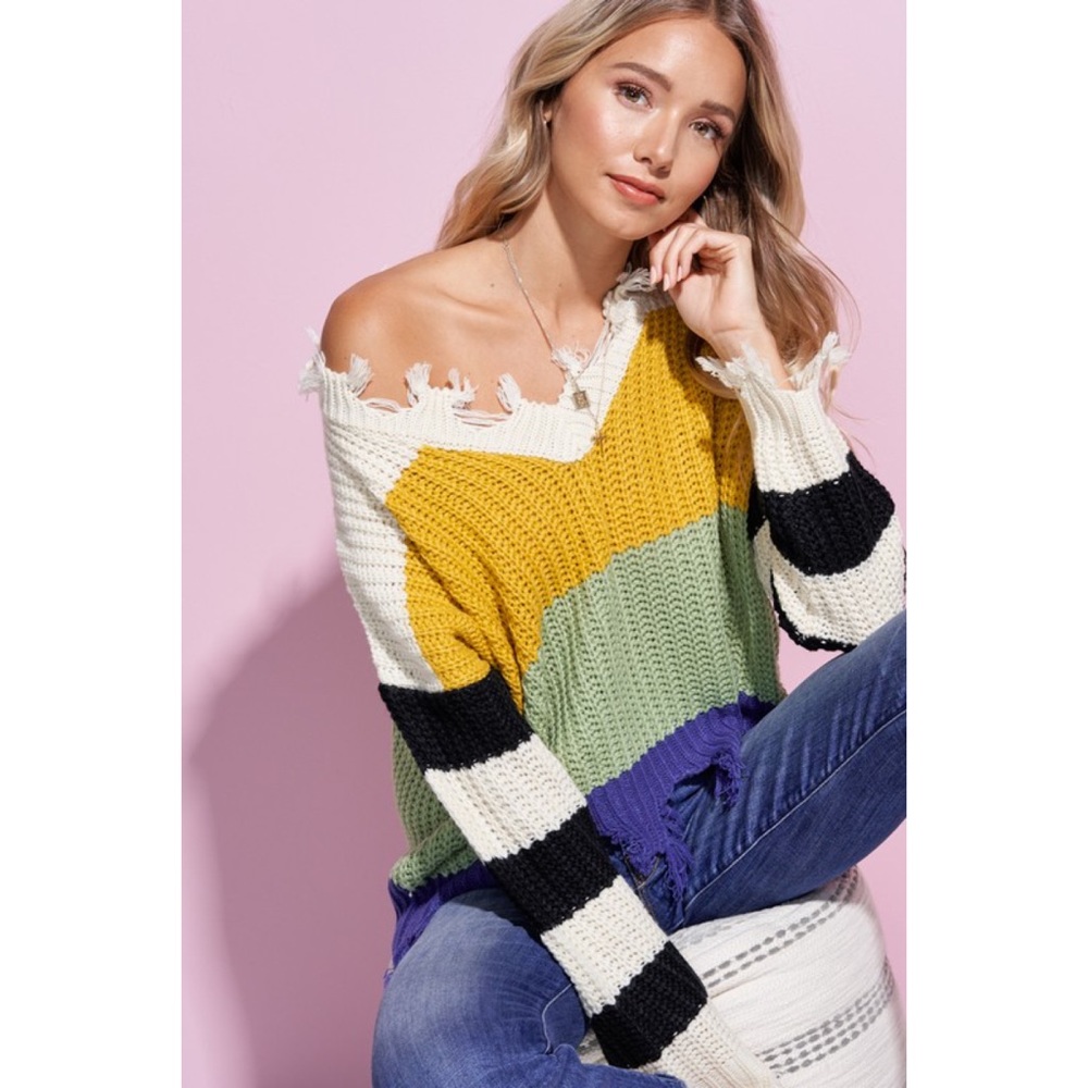 Cozy Sweater with frayed hemlines & bold colors! - Picture 4 of 8